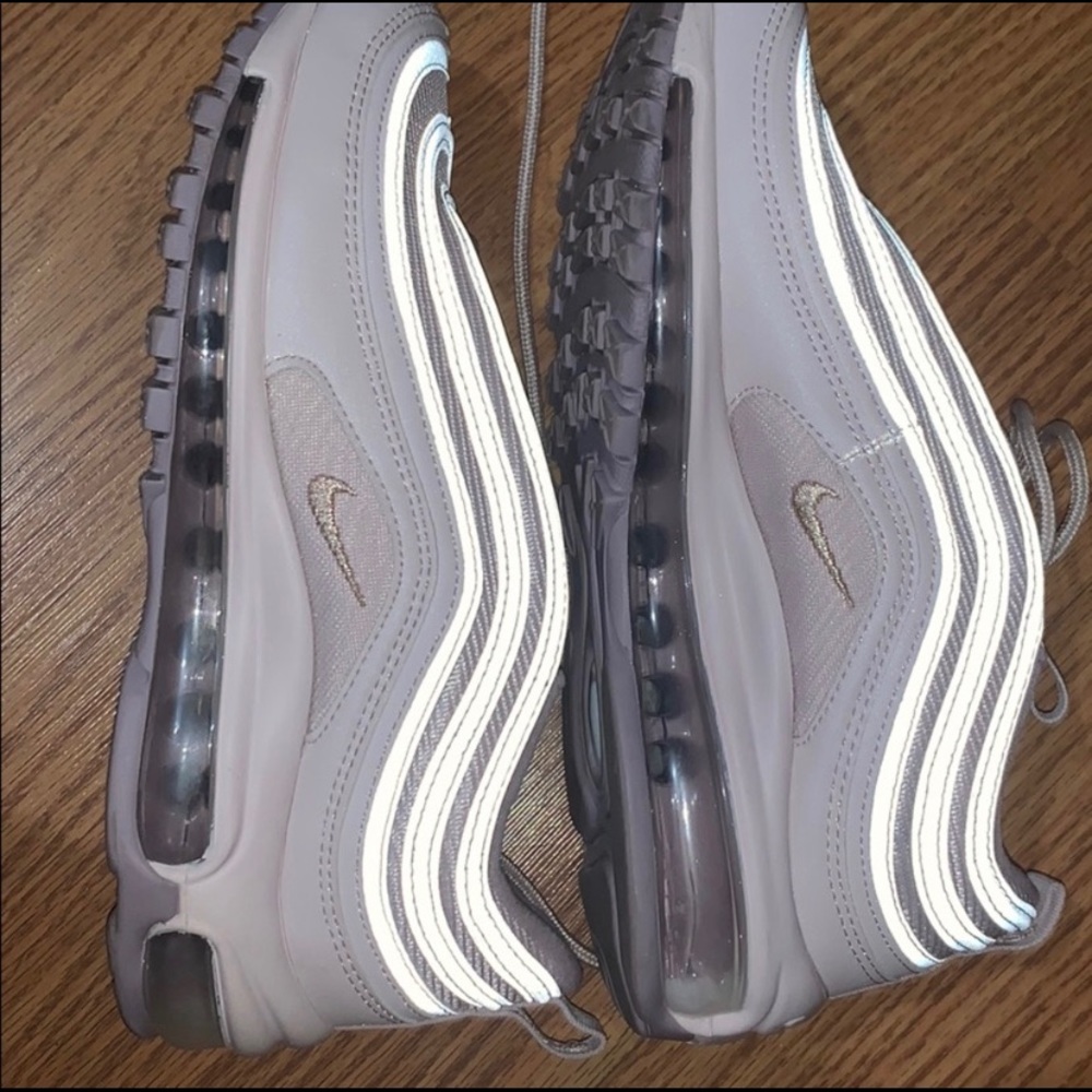 Women’s Nike Air Max 97 Size 7.5